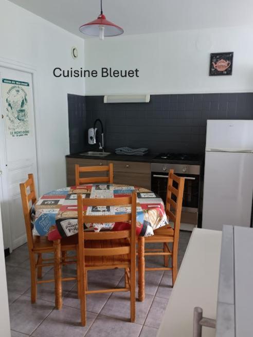 Le Relais Charraud Apartment เลอมงต์-ดอร์ ภายนอก รูปภาพ